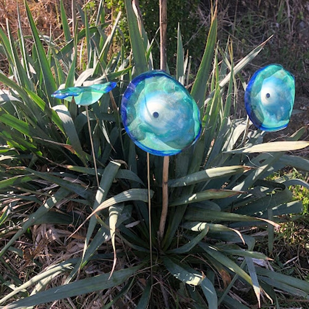 Garden accessories - Medium Blue-Green Glass Flower (50cm stem) - CARNEOL GLASS