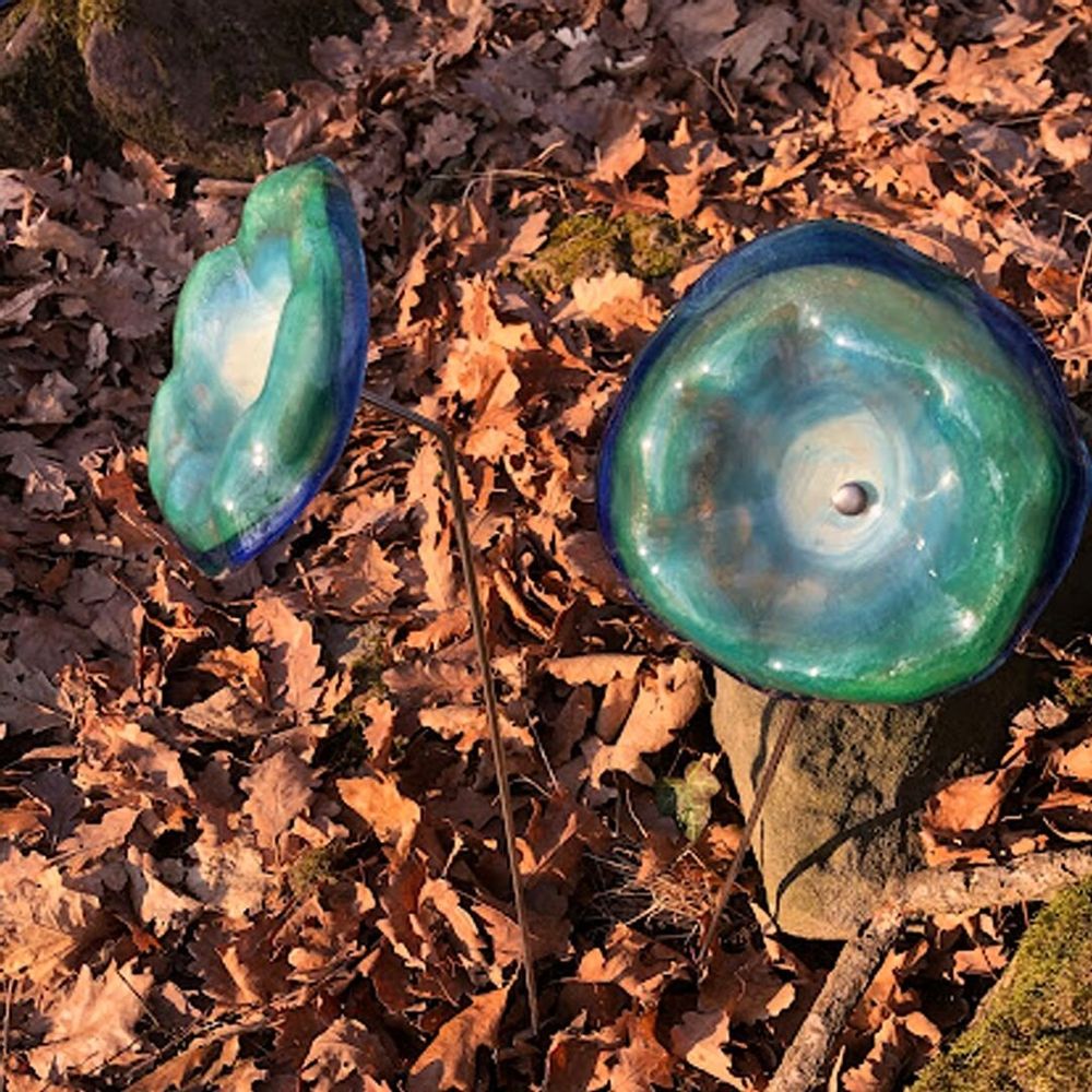 Garden accessories - Medium Blue-Green Glass Flower (50cm stem) - CARNEOL GLASS