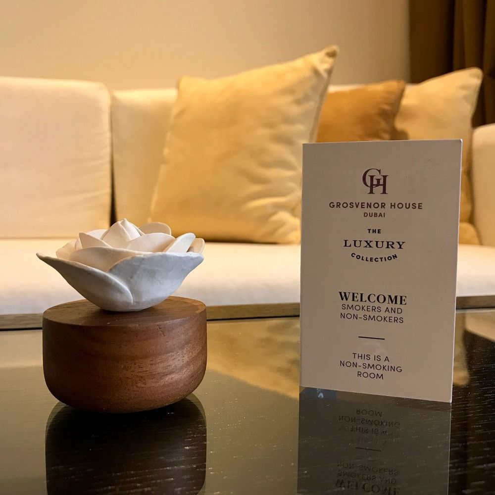 Décorations florales - Diffuseur de parfum Rose - Parfumeur en bois et porcelaine décoratif. - ANOQ