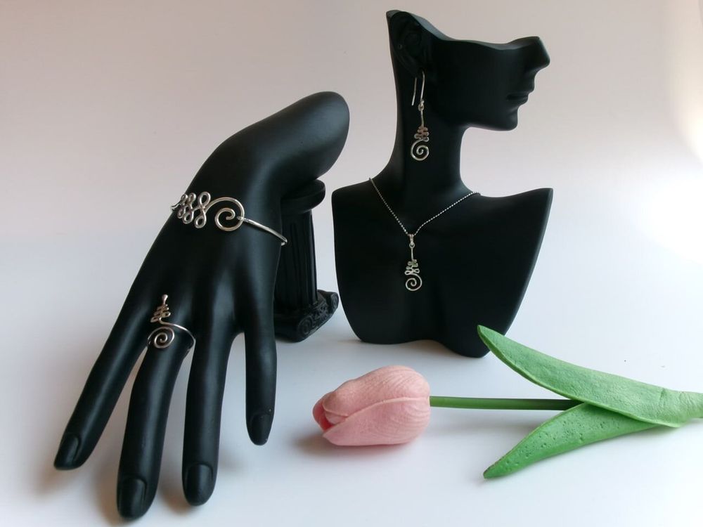 Bijoux - Collection de bijoux en agent - Unalome - SATCHA