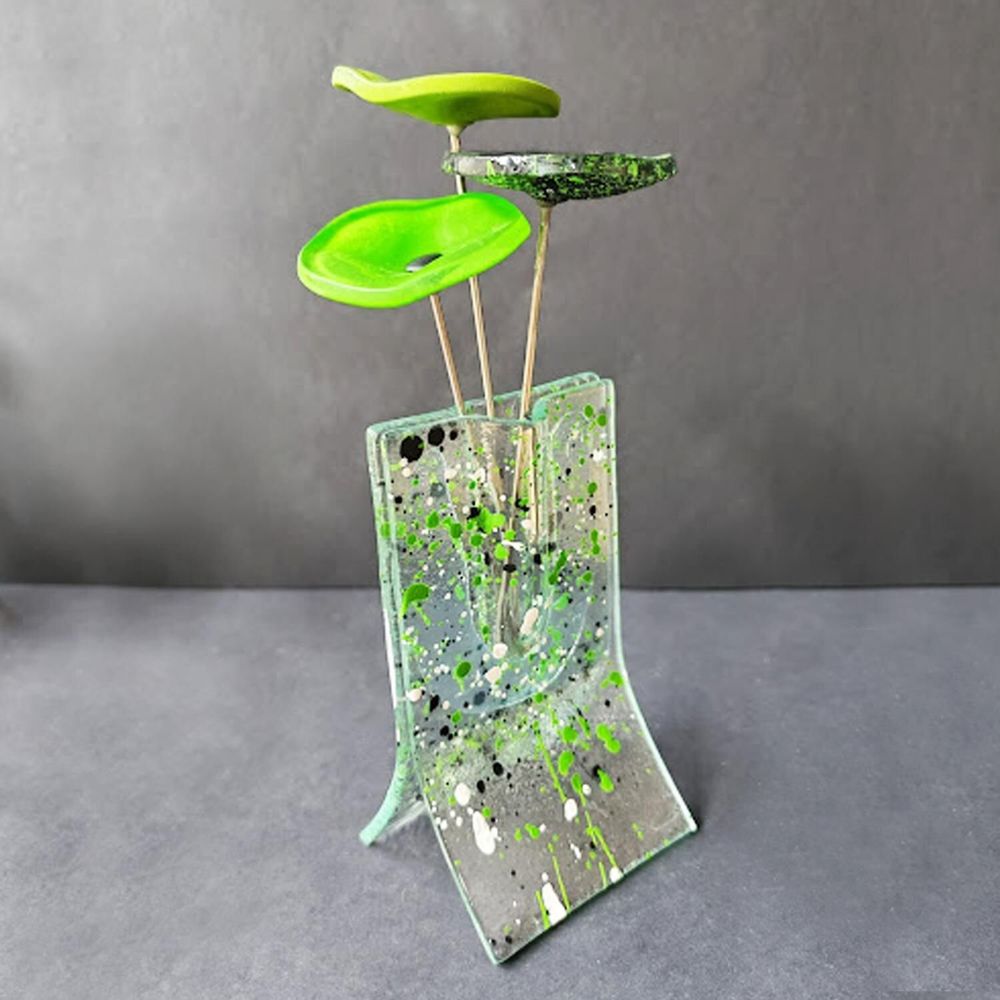 Vases - Petit vase tacheté blanc-vert-bleu de 8x13 cm avec 3 petites fleurs - CARNEOL GLASS