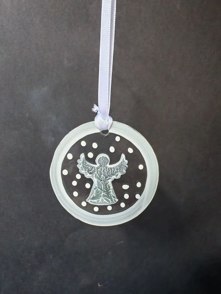 Other Christmas decorations - White hand-painted standing angel - CARNEOL GLASS