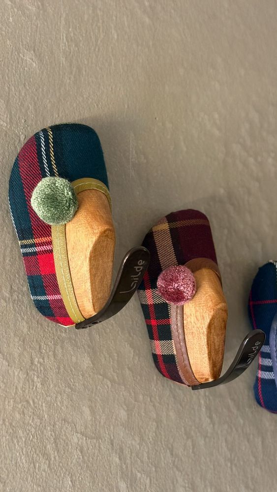 Decorative objects - Creative handmade hangers "Baby Shoes" - GILDE SCARTI E MESTIERI