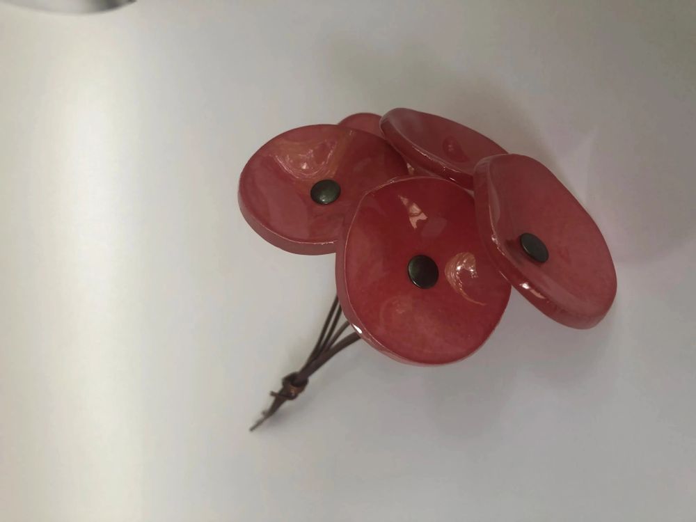 Floral decoration - Small Glass Flower For Outside In Red-Black On Flexible Stem - CARNEOL GLASS