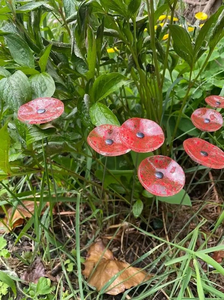 Floral decoration - Round small flower for outdoor use in transparent, red - CARNEOL GLASS