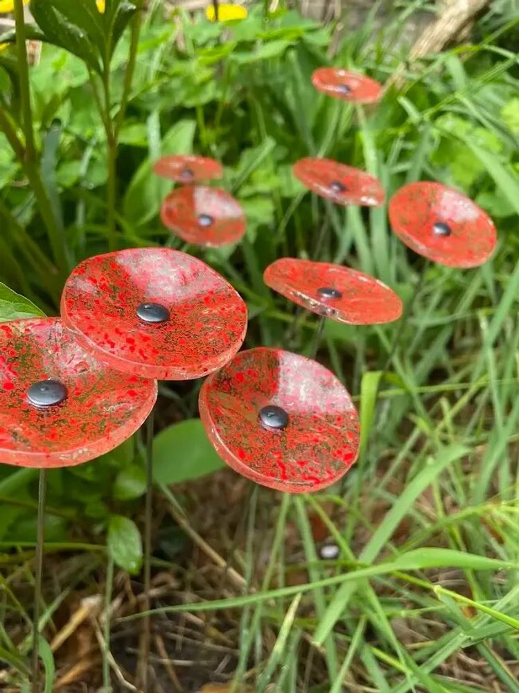 Floral decoration - Round small flower for outdoor use in transparent, red - CARNEOL GLASS