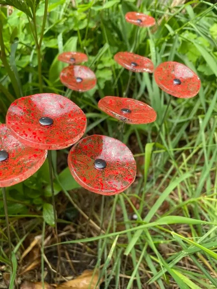 Floral decoration - Round small flower for outdoor use in transparent, red - CARNEOL GLASS