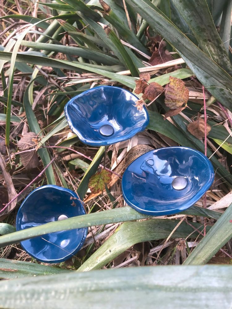 Floral decoration - Medium -sized glass calabel flower for outdoor in turquoise colour with 43 cm stainless steel stem. - CARNEOL GLASS