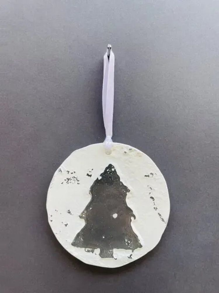 Guirlandes et boules de Noël - Grand cintre de Noël rustique avec un sapin - CARNEOL GLASS