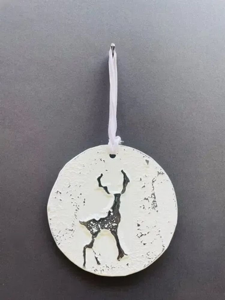 Christmas garlands and baubles - Large rustic Christmas hanger with a reindeer - CARNEOL GLASS