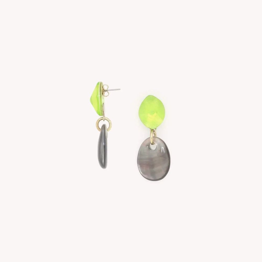 Jewelry - Post earring with black lip dangle - Combava - NATURE BIJOUX