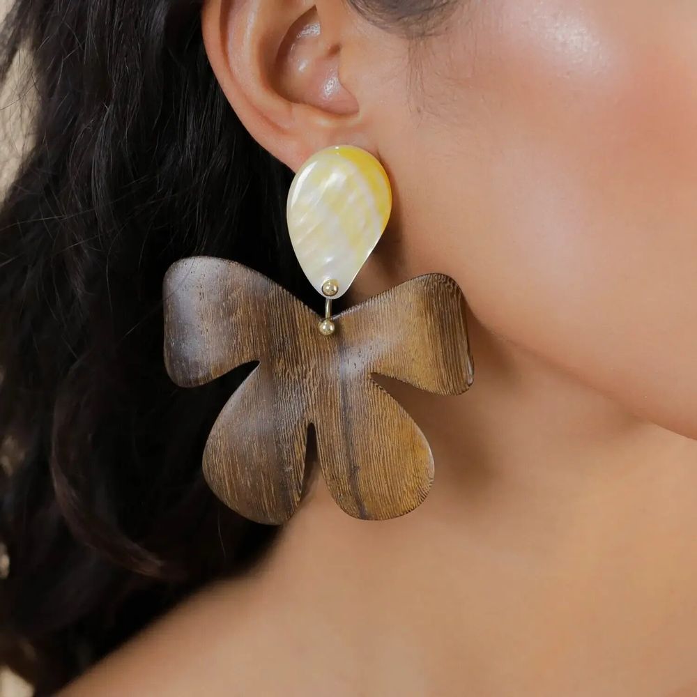 Jewelry - Big clip earrings wood flower - Fioria - NATURE BIJOUX