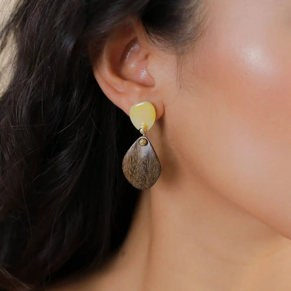 Bijoux - Boucles d'oreilles poussoir pétale bois de roblès - Fioria - NATURE BIJOUX