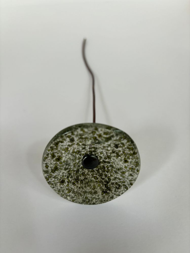 Floral decoration - Small Glass Flower For Outside In Moss On Flexible Stem - CARNEOL GLASS