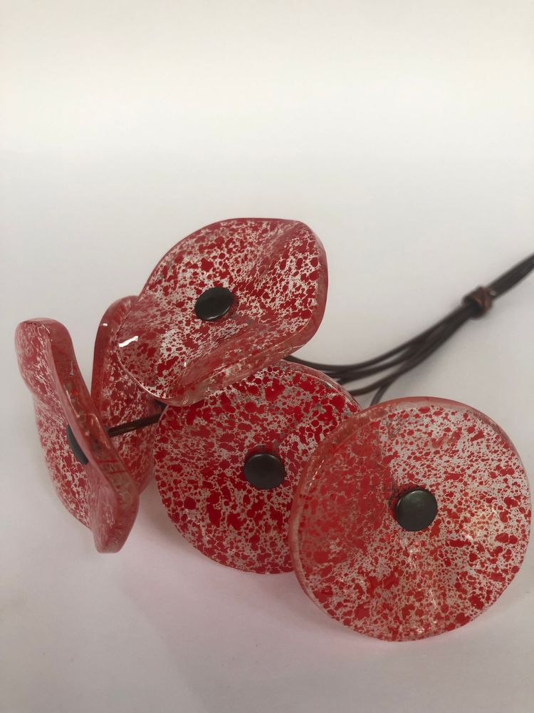 Floral decoration - Small Glass Flower in Transp.-Red On Flexible stem - CARNEOL GLASS