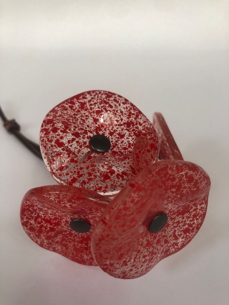 Floral decoration - Small Glass Flower in Transp.-Red On Flexible stem - CARNEOL GLASS