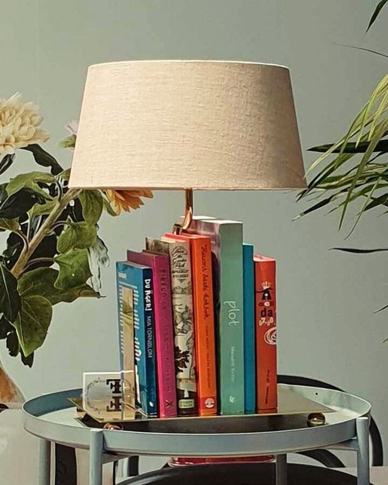Table lamps - The BookLovers' Light with circular shade & book holder - FRIBE FORM®