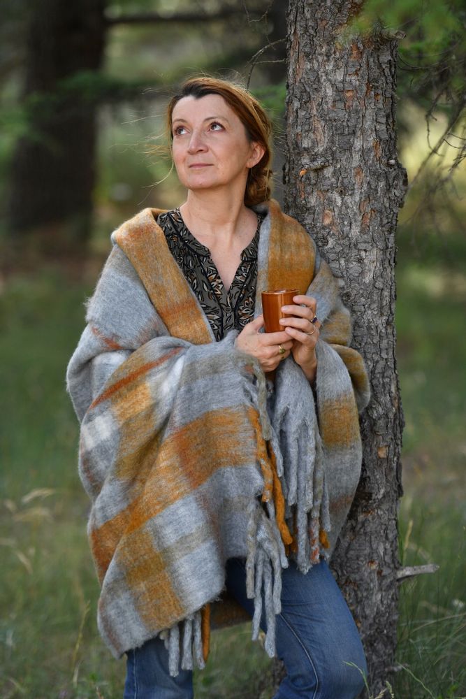 Throw blankets - Feroe woolen mix shawls and throws - MAISON LILO
