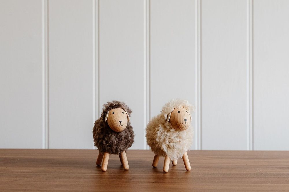 Nativity scenes and santons - Wooden Cream Fluffy Sheep - WE LOVE SEASONS
