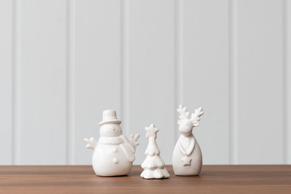Christmas table settings - Small Ceramic White Snowman - WE LOVE SEASONS