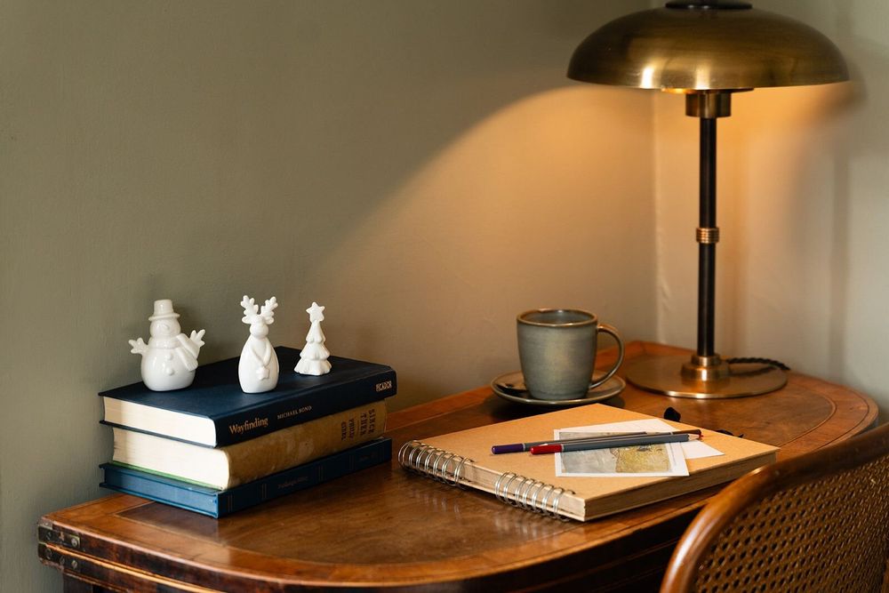 Christmas table settings - Small Ceramic White Snowman - WE LOVE SEASONS