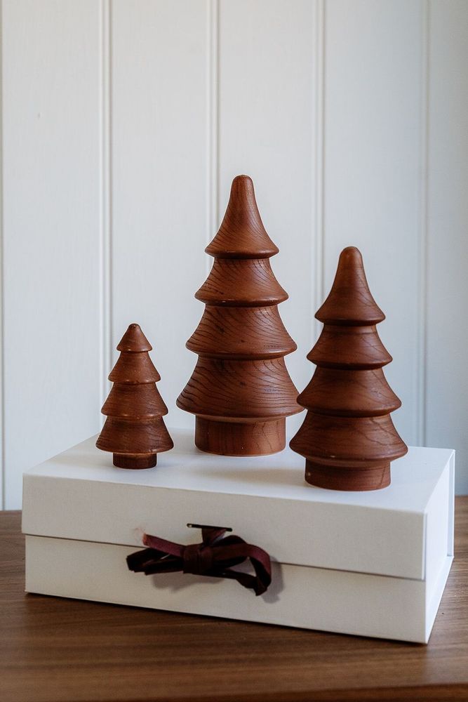 Christmas table settings - Wooden Small Brown Christmas Tree - WE LOVE SEASONS