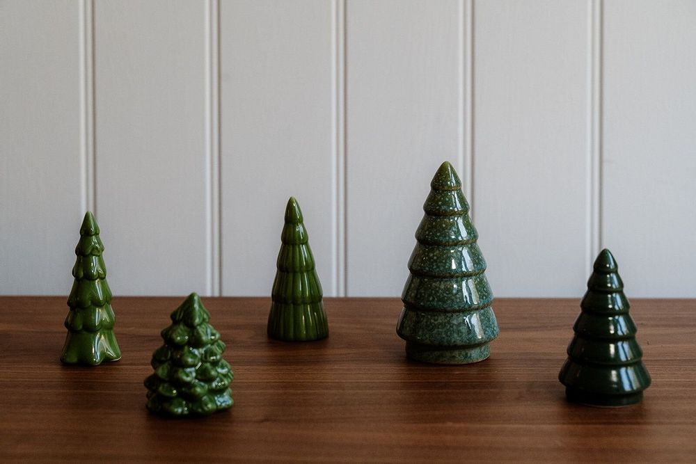 Christmas table settings - Ceramic Speckled Christmas Tree - WE LOVE SEASONS