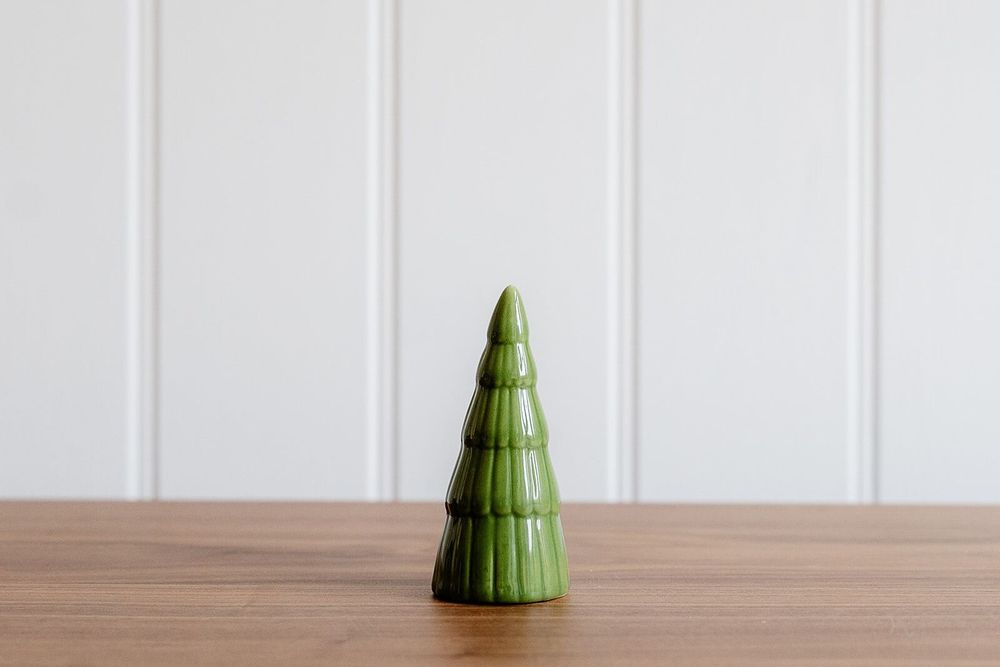 Christmas table settings - Fluted Green Christmas Tree (9cm) - WE LOVE SEASONS
