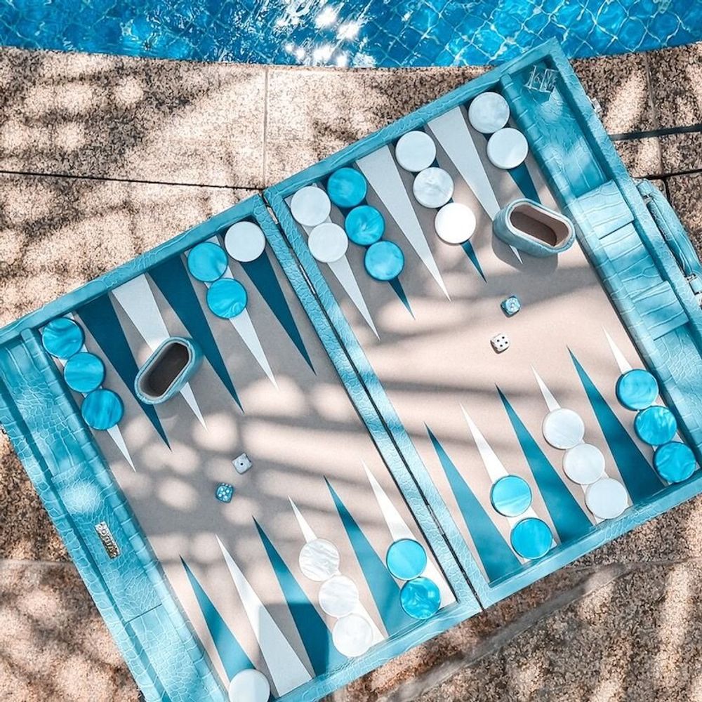 Objets de décoration - Jeu de Backgammon Bleu - Cuir Vegan Alligator - Medium - VIDO LUXURY BOARD GAMES