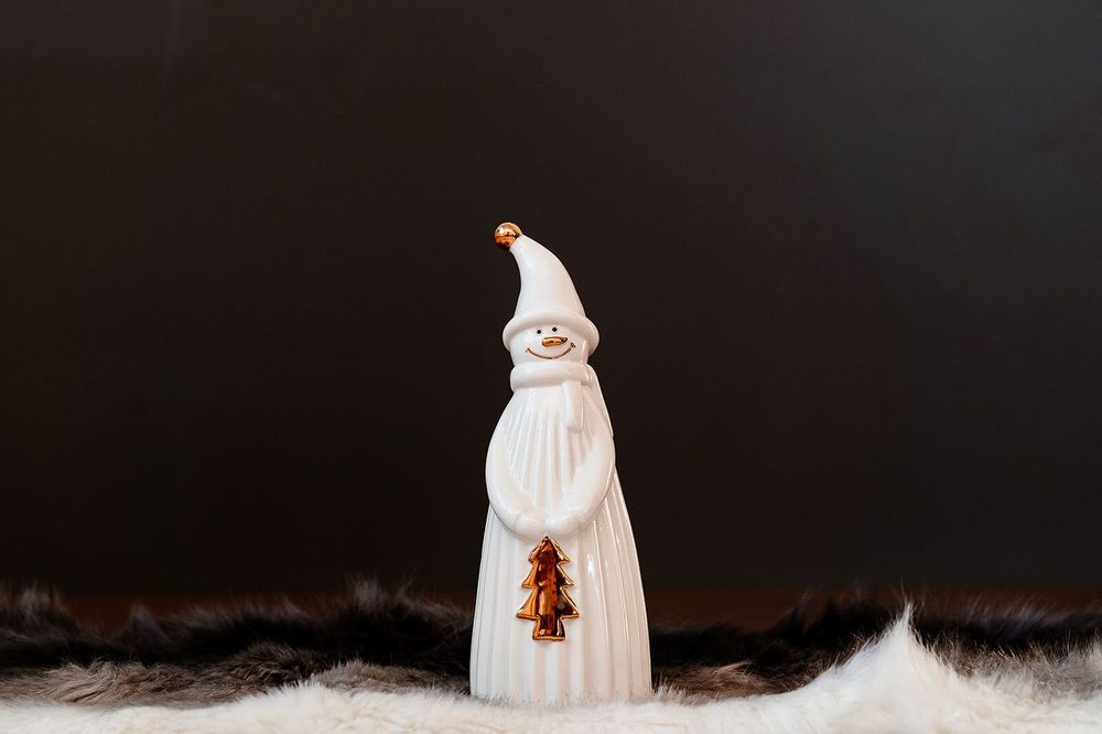 Christmas table settings - Ceramic White and Gold Snowman - WE LOVE SEASONS