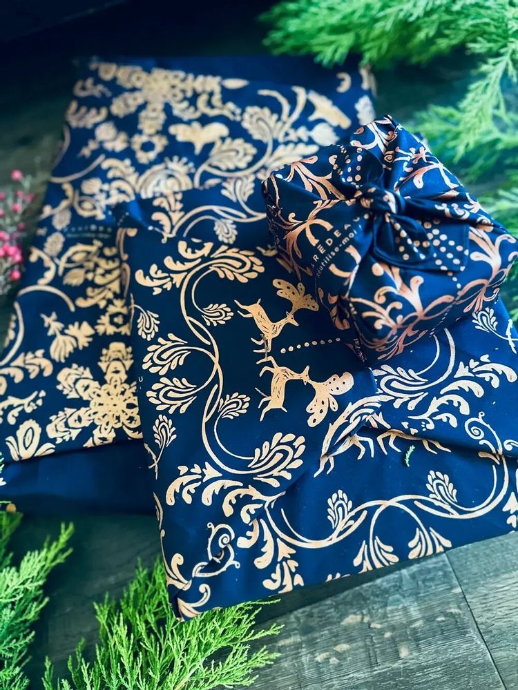Cadeaux - Pack Famille Furoshiki – Mystérieux Bleu Nuit - CARÉDEAU PAPIER CADEAU RÉUTILISABLE