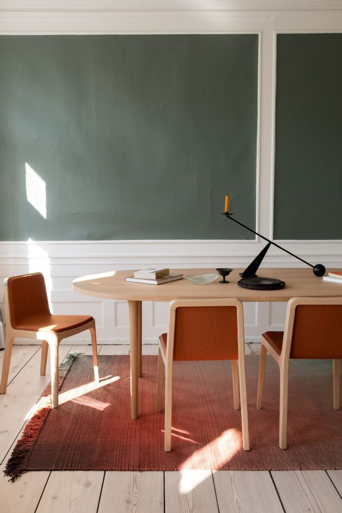 Mobilier et rangements pour bureau - CAST — Table de salle à manger ovale minimaliste en bois de chêne - MOR