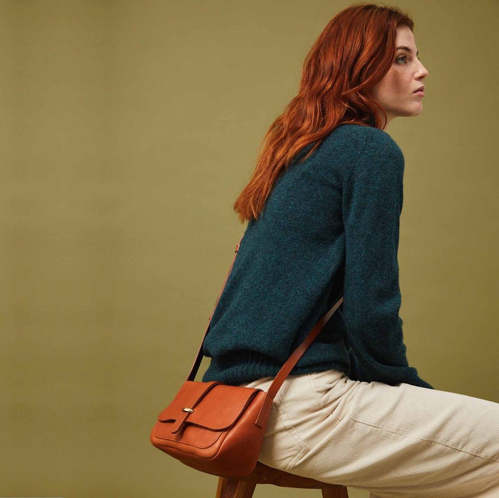 Bags and totes - Jay - Small Leather Crossbody Bag in Grainy Tan - MIMI BERRY
