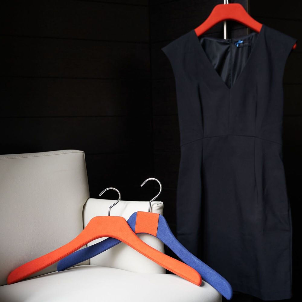 Walk-in closets - Hangers wrapped in leather, imitation leather, Linen or Alcantara - MON CINTRE