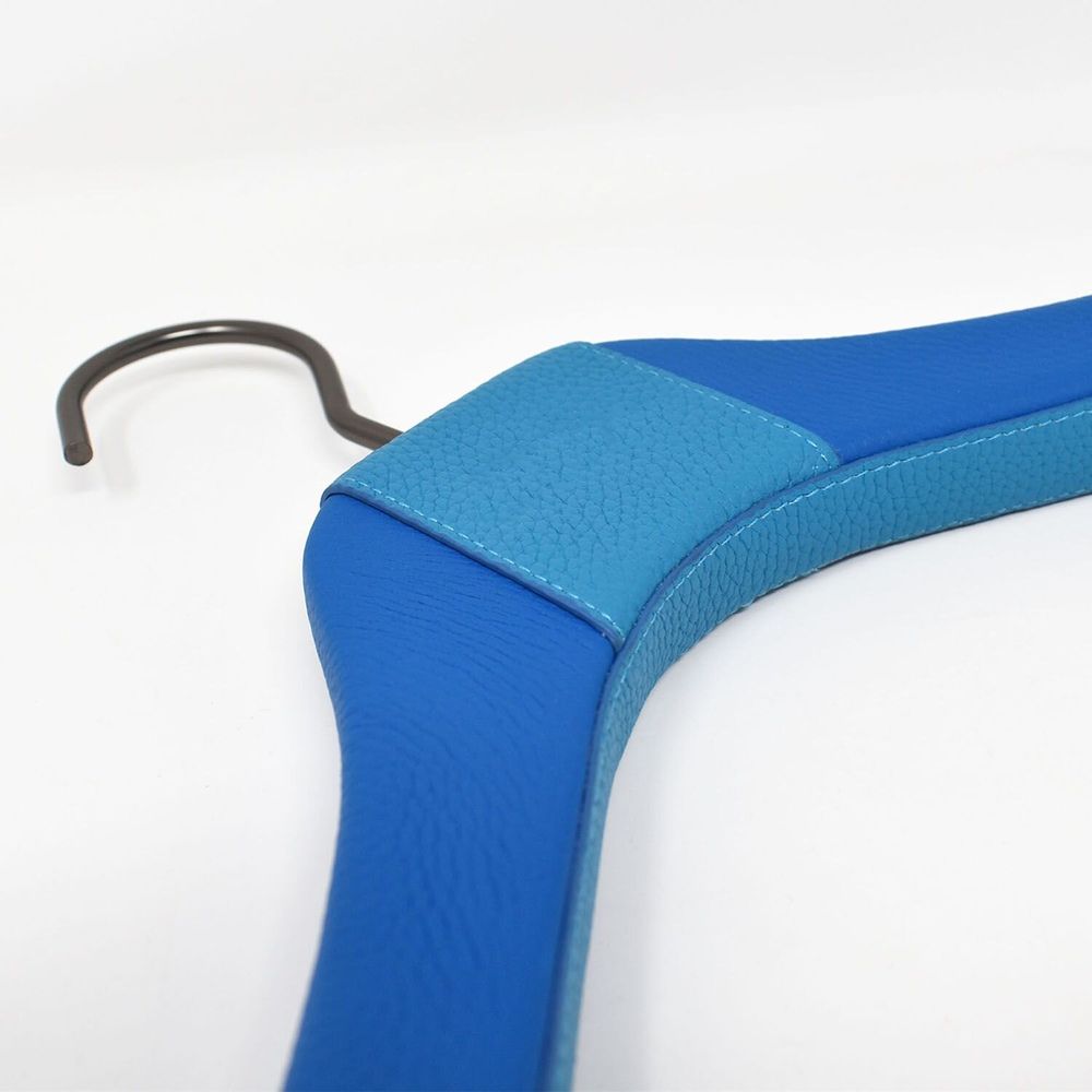 Walk-in closets - Hangers wrapped in leather, imitation leather, Linen or Alcantara - MON CINTRE