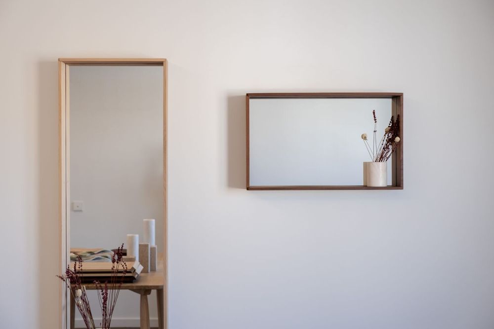Mirrors - CAMPO – Minimalist Wall Mirror in Oak Wood, Medium - MOR