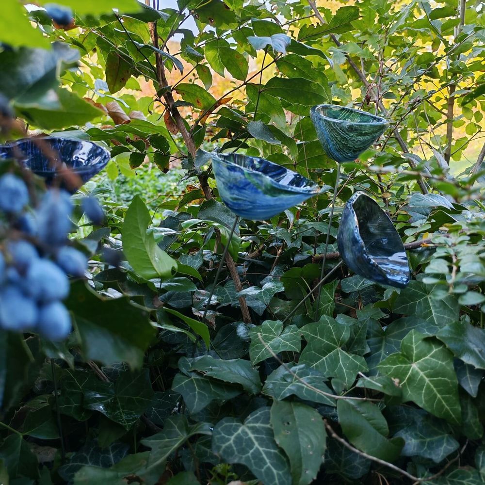 Floral decoration - Middle sized Glass Calla Lilly For Outside In Green-D.Blue - CARNEOL GLASS