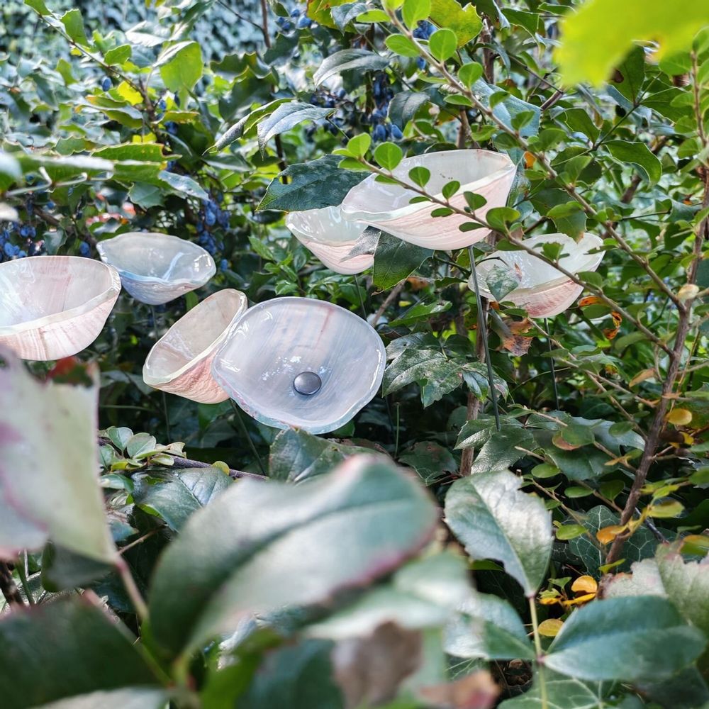 Décorations florales - Fleur calla en verre de taille moyenne pour l'extérieur en rose-blanc - CARNEOL GLASS