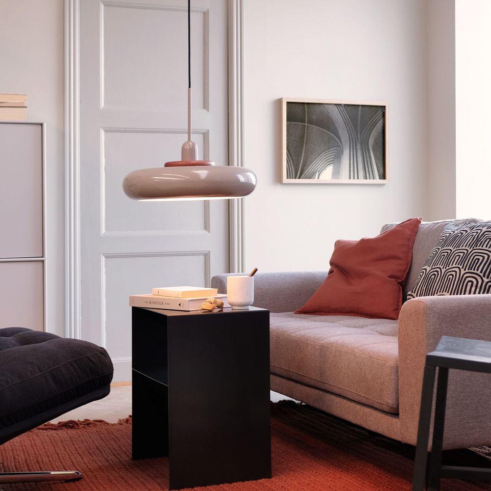 Suspensions - Latte avec pendentif Planet - DYBERG LARSEN