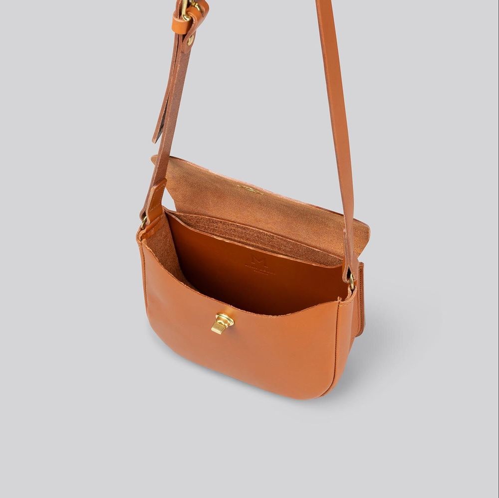Sacs et cabas - Eve - Sac à bandoulière de taille moyenne en cuir brun grainé - MIMI BERRY