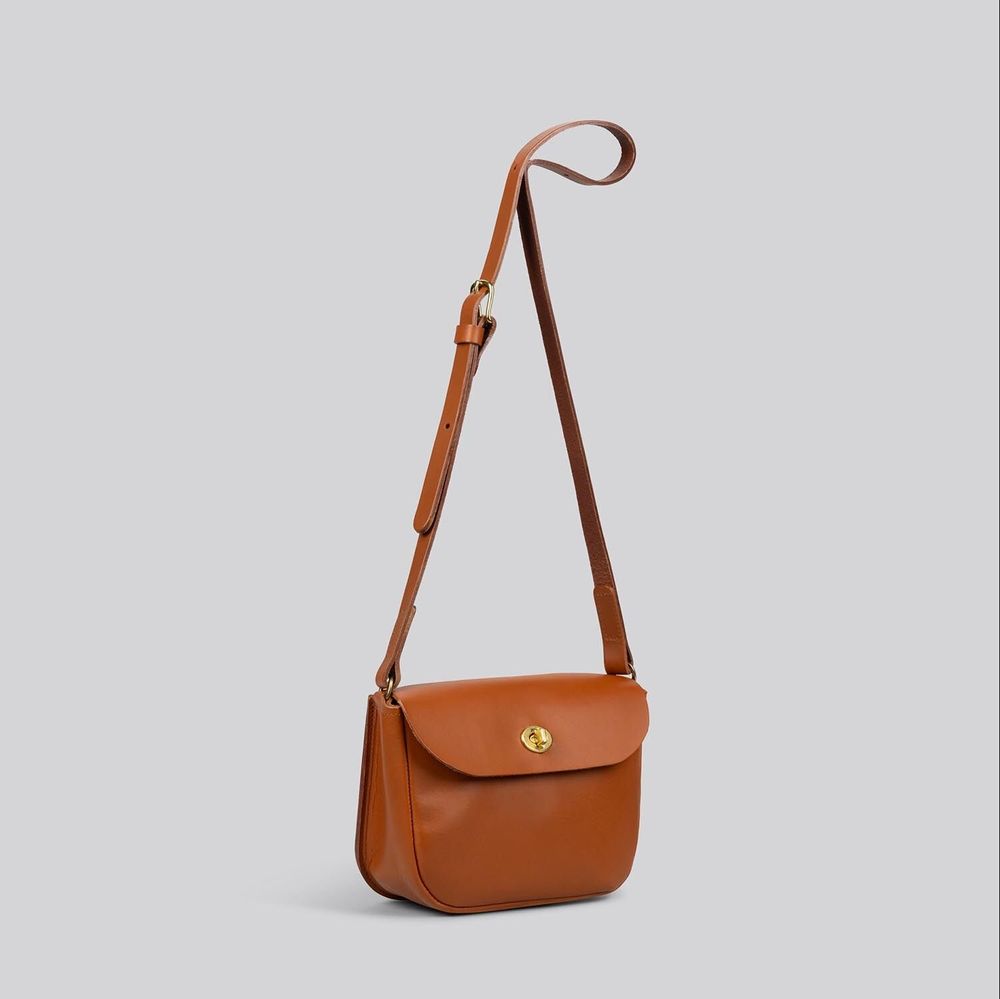Sacs et cabas - Eve - Sac à bandoulière de taille moyenne en cuir brun grainé - MIMI BERRY