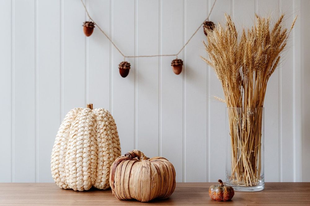 Christmas garlands and baubles - Acorn Garland - WE LOVE SEASONS
