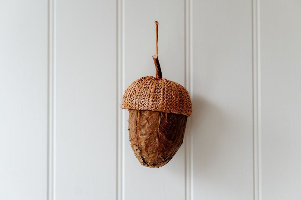 Other Christmas decorations - Light Brown Leaf Acorn - WE LOVE SEASONS