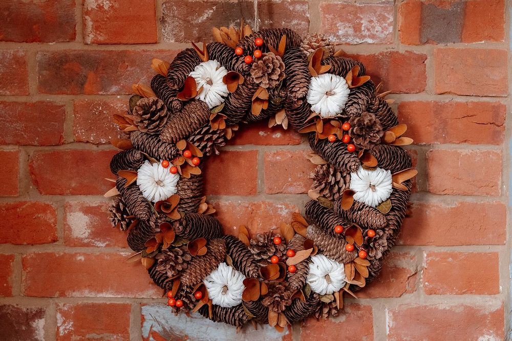 Decorative objects - Wooden Brown and Orange Pumpkin Wreath - WE LOVE SEASONS