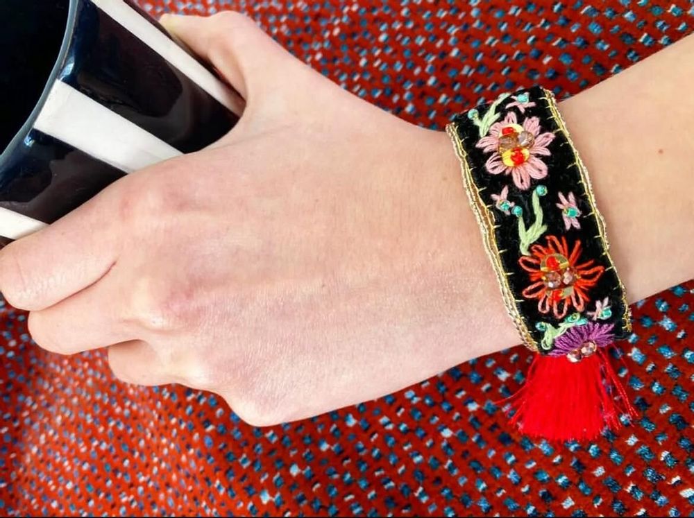 Bracelets - Embroidered bracelet - unique piece - FIL MAIN