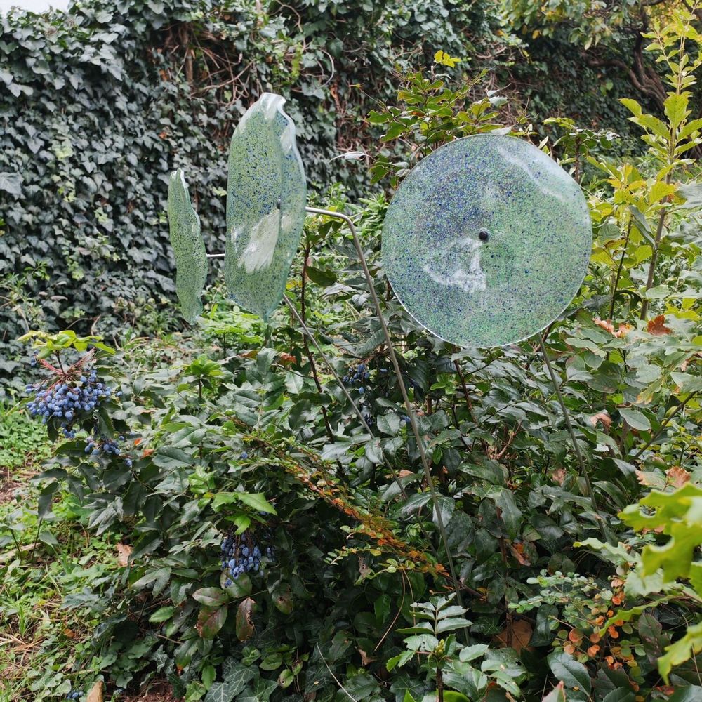 Floral decoration - Medium glass flower in transparent-blue-green colors 13 cm - CARNEOL GLASS