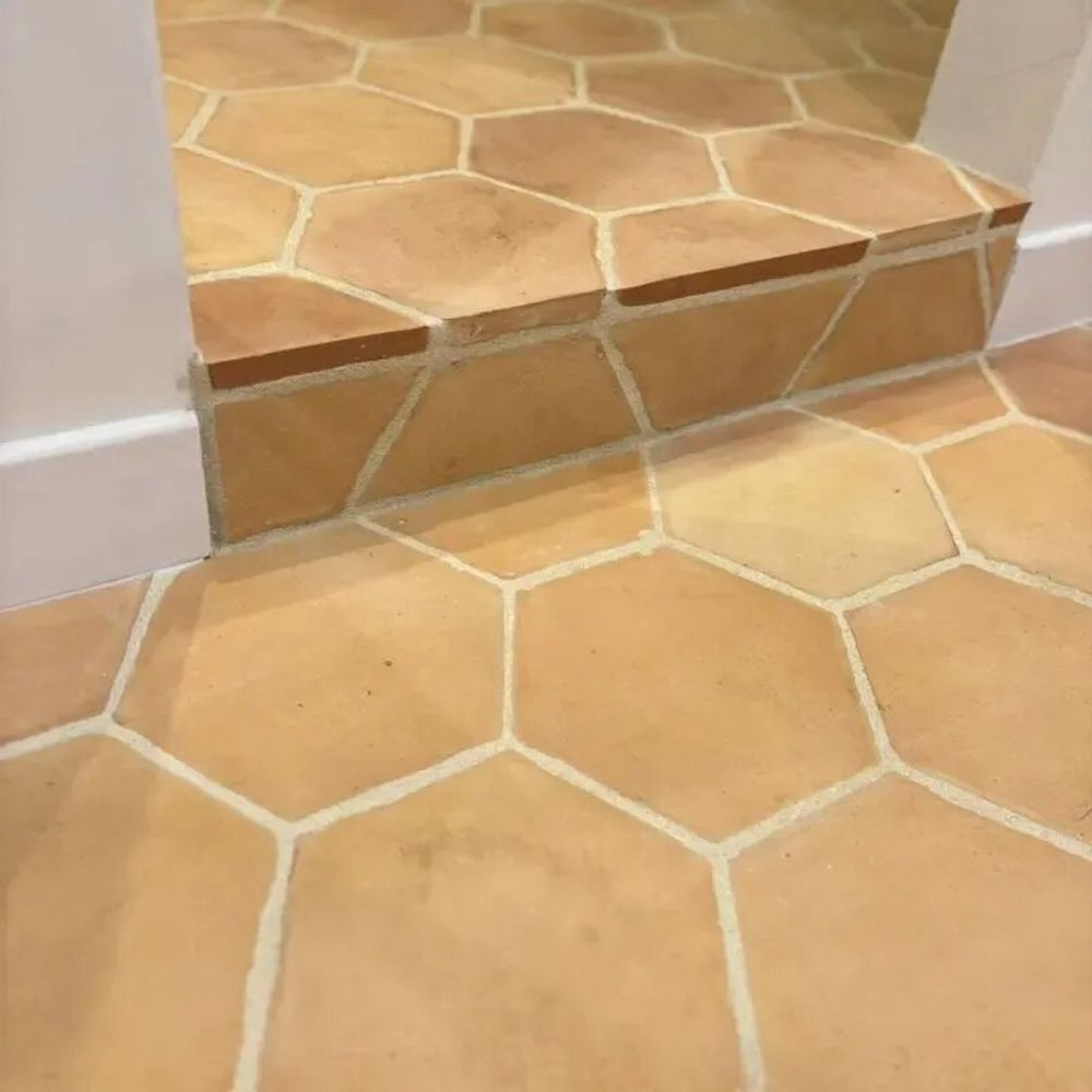 Crockery - Hand-molded hexagonal pink floor tile - 16 cm x 16 cm x 2 cm - LIGERIO