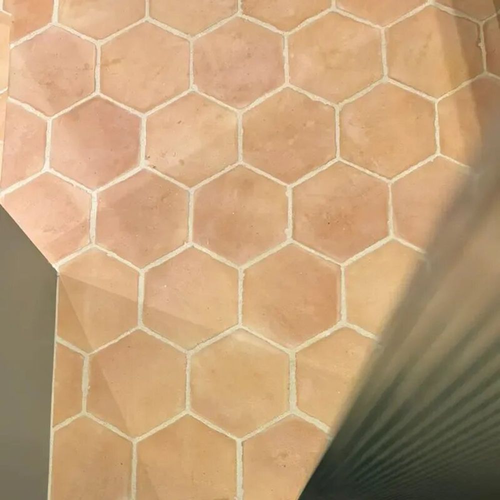 Crockery - Hand-molded hexagonal pink floor tile - 16 cm x 16 cm x 2 cm - LIGERIO