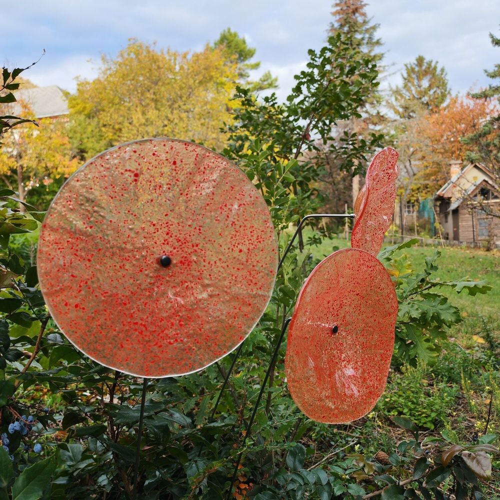 Floral decoration - Large size glass flower for outdoor use in transparent, orange, red colour with 1 meter stainless steel stem - CARNEOL GLASS