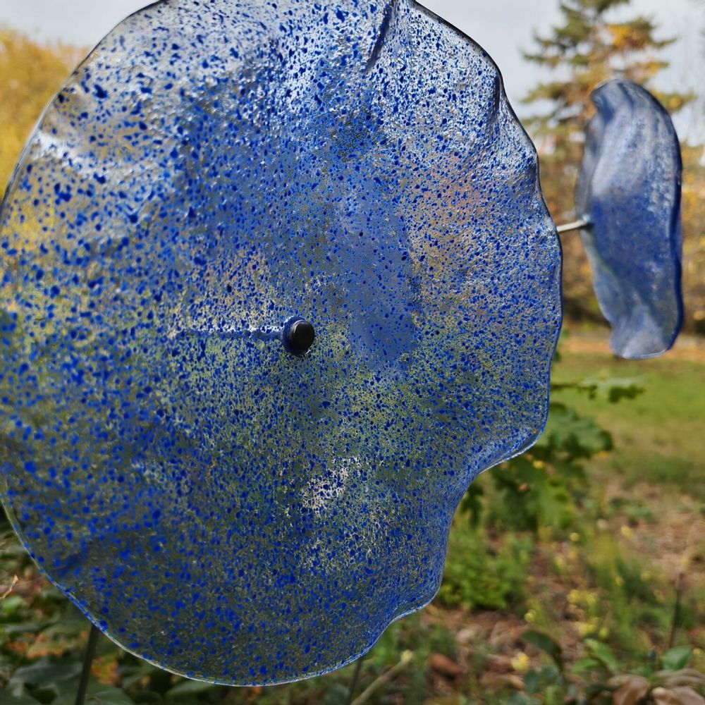 Floral decoration - Glass flower in transparent, dark blue, light blue - CARNEOL GLASS